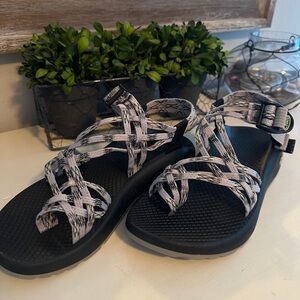 Gray triple-strap Classic Chacos Sandals W7